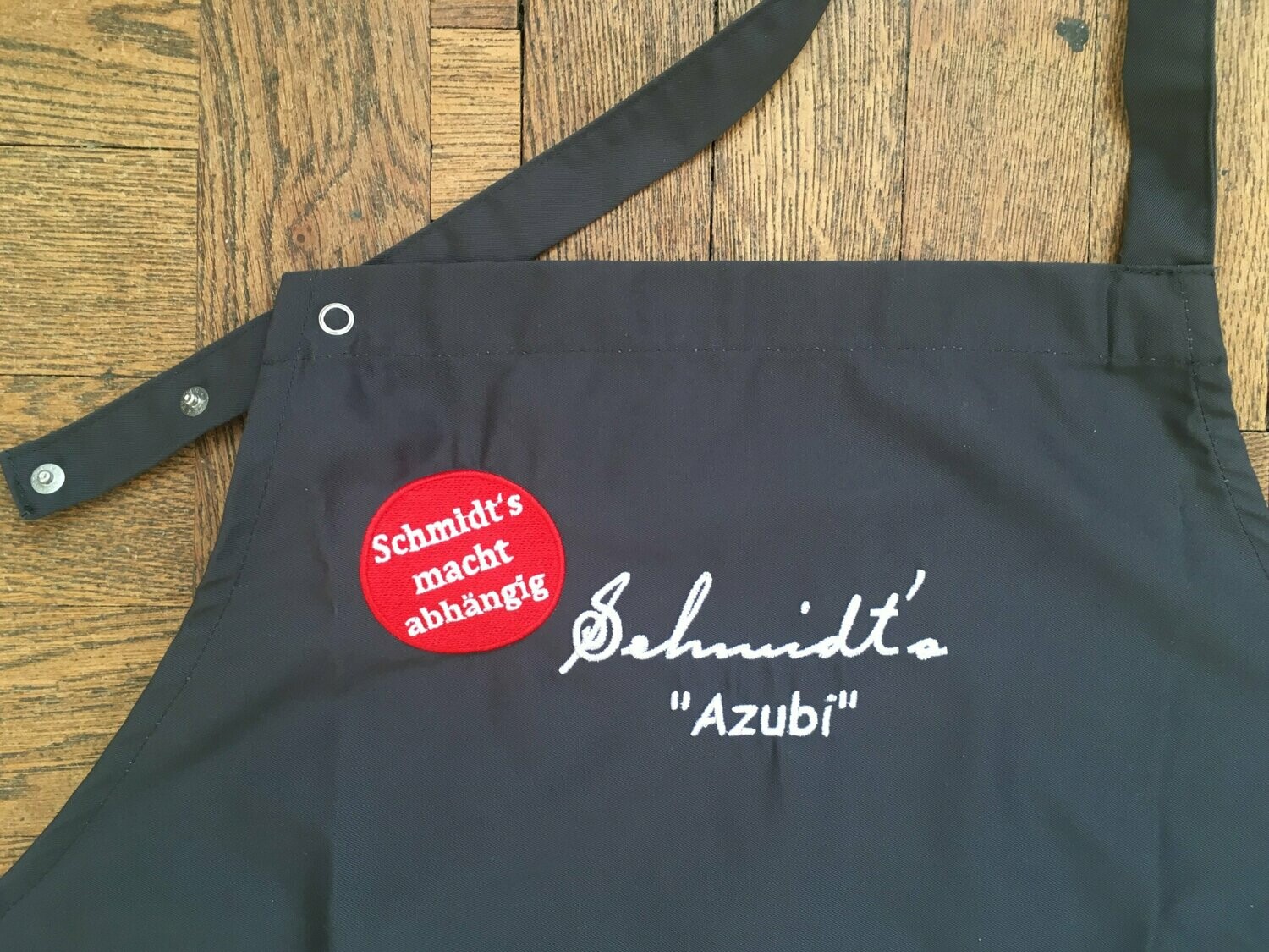 Hochwertige Schürze mit Stick "Schmidt's Azubi"